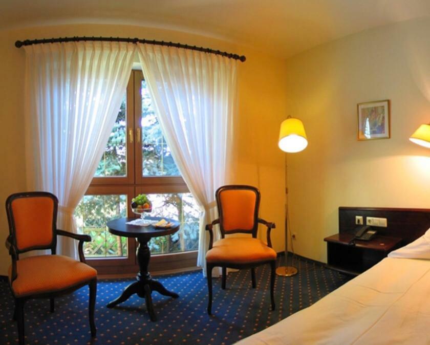 Hotel Waldhaus Hügelsheim Exterior foto